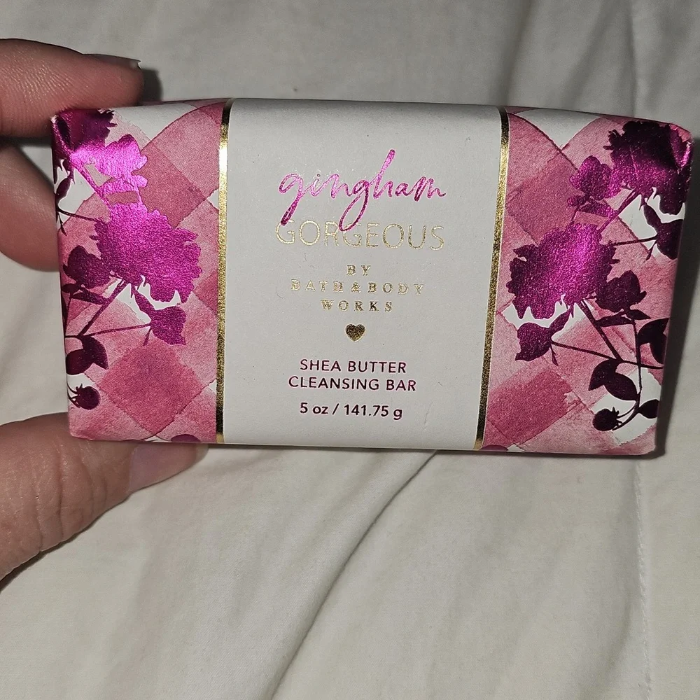 Bath And Body Works Gingham Gorgeous Shea Butter Cleansing Bar! 5oz